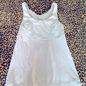 Lululemon tank size 4